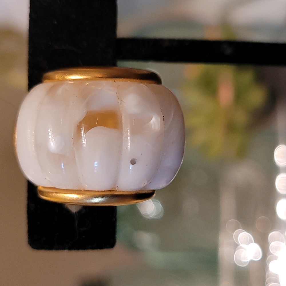 Givenchy Brand New Lucite Clip-on Earrings - Picture 3 of 10